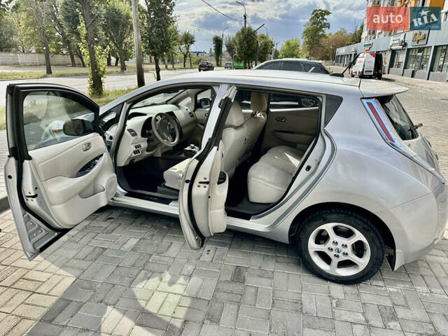 Сірий Ніссан Ліф, об'ємом двигуна 0 л та пробігом 139 тис. км за 4999 $, фото 6 на Automoto.ua