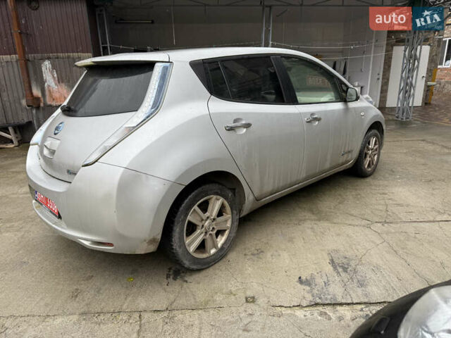 Сірий Ніссан Ліф, об'ємом двигуна 0 л та пробігом 135 тис. км за 4990 $, фото 7 на Automoto.ua