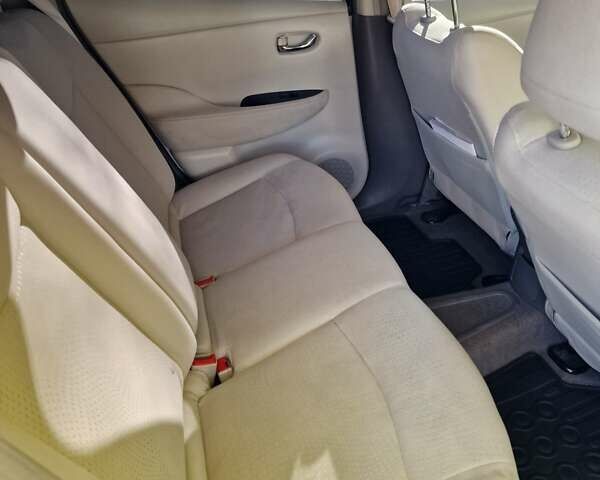 Сірий Ніссан Ліф, об'ємом двигуна 0 л та пробігом 142 тис. км за 5500 $, фото 11 на Automoto.ua