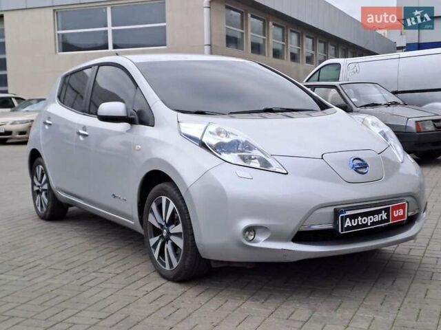 Серый Ниссан Лиф, объемом двигателя 0 л и пробегом 144 тыс. км за 5990 $, фото 2 на Automoto.ua