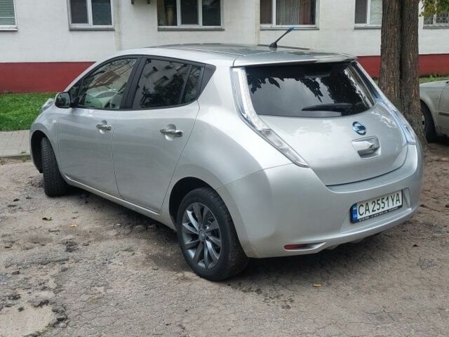 Серый Ниссан Лиф, объемом двигателя 0 л и пробегом 136 тыс. км за 5800 $, фото 4 на Automoto.ua