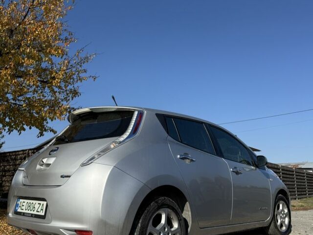 Сірий Ніссан Ліф, об'ємом двигуна 0 л та пробігом 115 тис. км за 5100 $, фото 2 на Automoto.ua