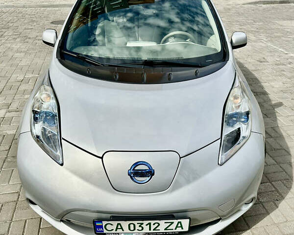 Сірий Ніссан Ліф, об'ємом двигуна 0 л та пробігом 139 тис. км за 4999 $, фото 1 на Automoto.ua