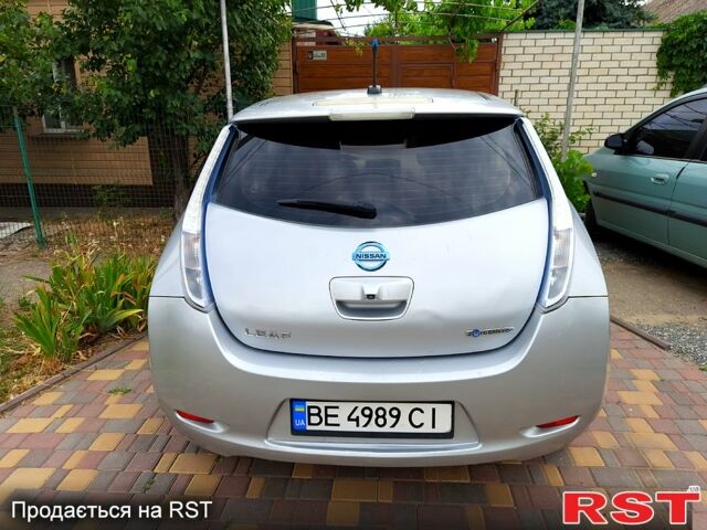 Серый Ниссан Лиф, объемом двигателя 0 л и пробегом 170 тыс. км за 6300 $, фото 2 на Automoto.ua