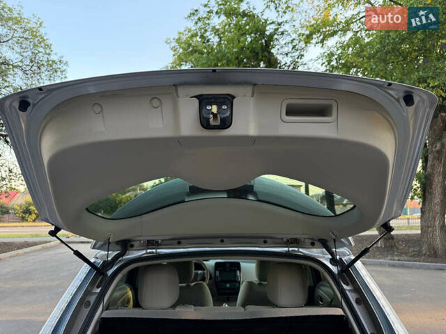 Серый Ниссан Лиф, объемом двигателя 0 л и пробегом 136 тыс. км за 5000 $, фото 36 на Automoto.ua