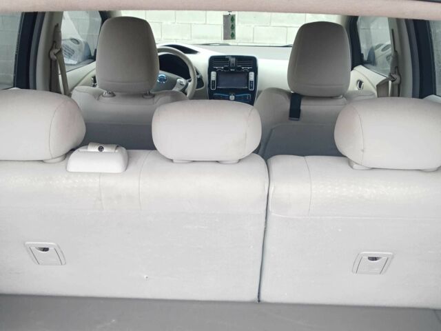 Сірий Ніссан Ліф, об'ємом двигуна 0 л та пробігом 130 тис. км за 4400 $, фото 9 на Automoto.ua