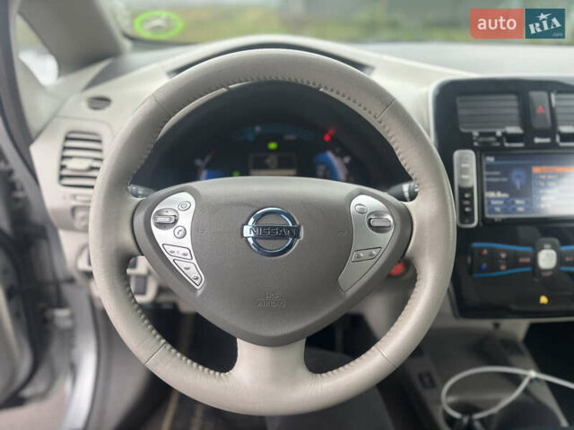 Сірий Ніссан Ліф, об'ємом двигуна 0 л та пробігом 99 тис. км за 3950 $, фото 16 на Automoto.ua