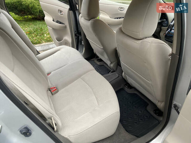 Сірий Ніссан Ліф, об'ємом двигуна 0 л та пробігом 118 тис. км за 5500 $, фото 9 на Automoto.ua