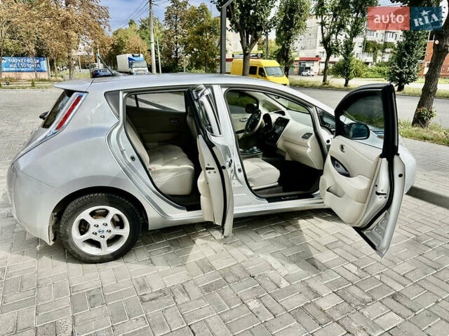 Сірий Ніссан Ліф, об'ємом двигуна 0 л та пробігом 139 тис. км за 4999 $, фото 5 на Automoto.ua