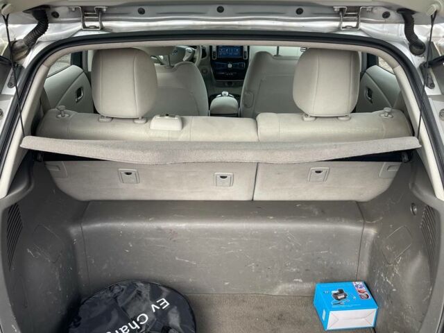 Серый Ниссан Лиф, объемом двигателя 0 л и пробегом 136 тыс. км за 5900 $, фото 9 на Automoto.ua