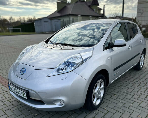 Серый Ниссан Лиф, объемом двигателя 0 л и пробегом 69 тыс. км за 5650 $, фото 2 на Automoto.ua