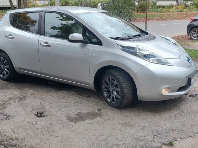 Серый Ниссан Лиф, объемом двигателя 0 л и пробегом 136 тыс. км за 5800 $, фото 1 на Automoto.ua
