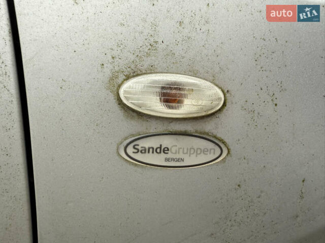 Сірий Ніссан Ліф, об'ємом двигуна 0 л та пробігом 135 тис. км за 4990 $, фото 24 на Automoto.ua