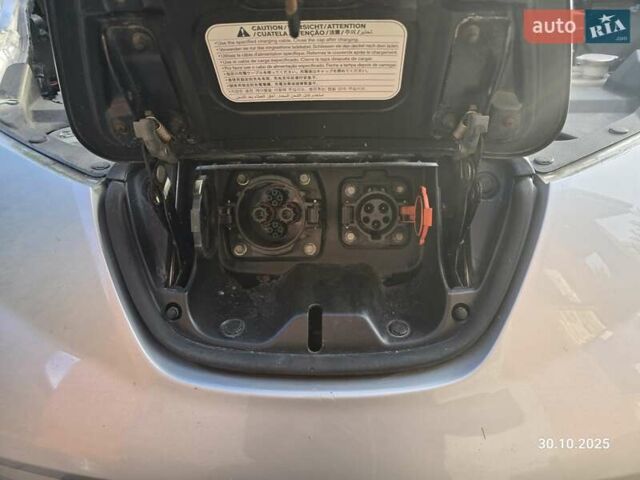 Сірий Ніссан Ліф, об'ємом двигуна 0 л та пробігом 126 тис. км за 4400 $, фото 9 на Automoto.ua