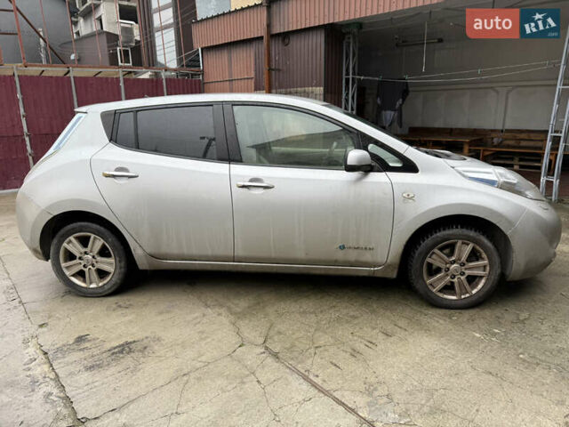 Сірий Ніссан Ліф, об'ємом двигуна 0 л та пробігом 135 тис. км за 4990 $, фото 6 на Automoto.ua