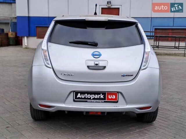 Серый Ниссан Лиф, объемом двигателя 0 л и пробегом 144 тыс. км за 5990 $, фото 4 на Automoto.ua