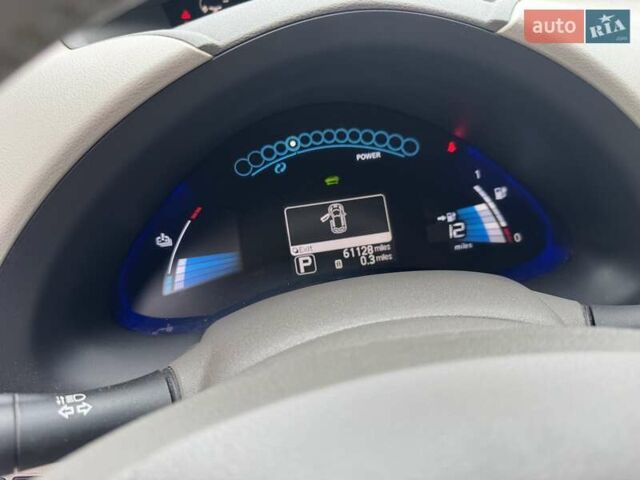 Серый Ниссан Лиф, объемом двигателя 0 л и пробегом 100 тыс. км за 5200 $, фото 10 на Automoto.ua