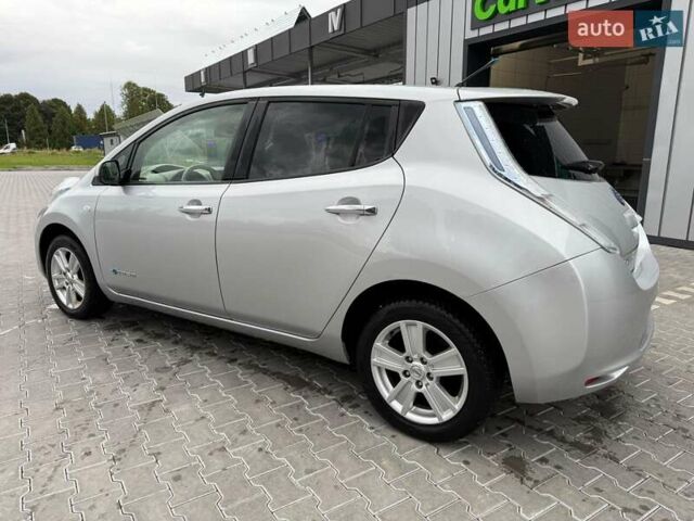 Серый Ниссан Лиф, объемом двигателя 0 л и пробегом 156 тыс. км за 4350 $, фото 4 на Automoto.ua