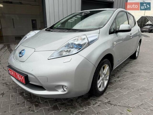 Серый Ниссан Лиф, объемом двигателя 0 л и пробегом 156 тыс. км за 4350 $, фото 3 на Automoto.ua
