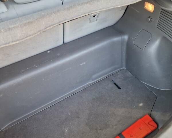 Сірий Ніссан Ліф, об'ємом двигуна 0 л та пробігом 142 тис. км за 5500 $, фото 18 на Automoto.ua