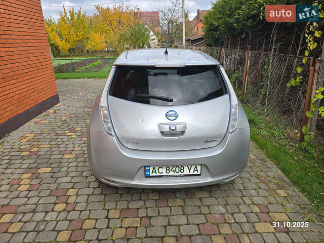Сірий Ніссан Ліф, об'ємом двигуна 0 л та пробігом 126 тис. км за 4400 $, фото 3 на Automoto.ua