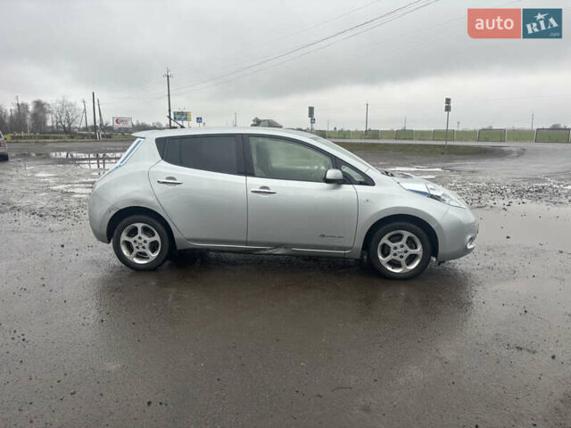 Сірий Ніссан Ліф, об'ємом двигуна 0 л та пробігом 99 тис. км за 3950 $, фото 3 на Automoto.ua