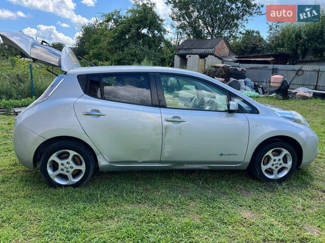 Серый Ниссан Лиф, объемом двигателя 0 л и пробегом 164 тыс. км за 3950 $, фото 44 на Automoto.ua