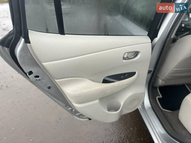 Сірий Ніссан Ліф, об'ємом двигуна 0 л та пробігом 99 тис. км за 3950 $, фото 20 на Automoto.ua