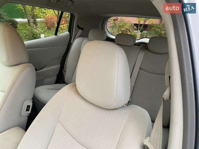 Сірий Ніссан Ліф, об'ємом двигуна 0 л та пробігом 118 тис. км за 5500 $, фото 27 на Automoto.ua