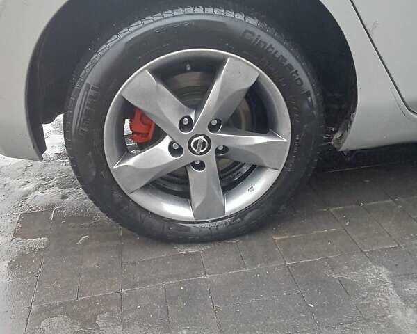 Серый Ниссан Лиф, объемом двигателя 0 л и пробегом 130 тыс. км за 4400 $, фото 4 на Automoto.ua