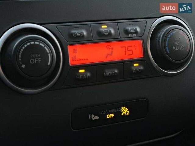 Серый Ниссан Лиф, объемом двигателя 0 л и пробегом 75 тыс. км за 5000 $, фото 23 на Automoto.ua