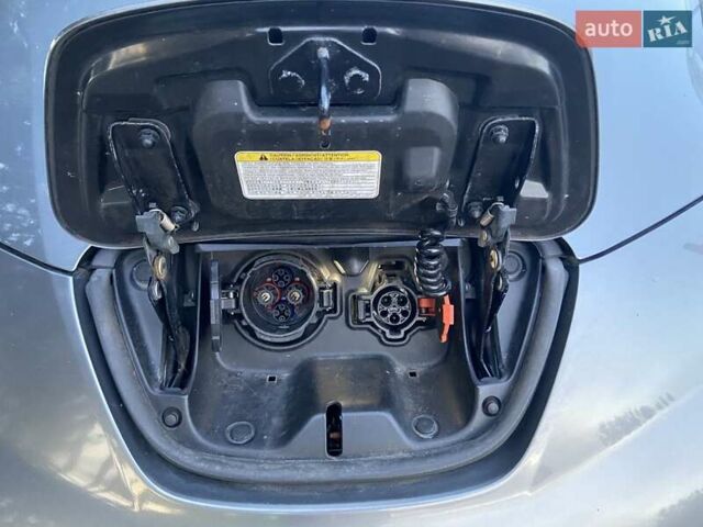 Серый Ниссан Лиф, объемом двигателя 0 л и пробегом 145 тыс. км за 6450 $, фото 14 на Automoto.ua