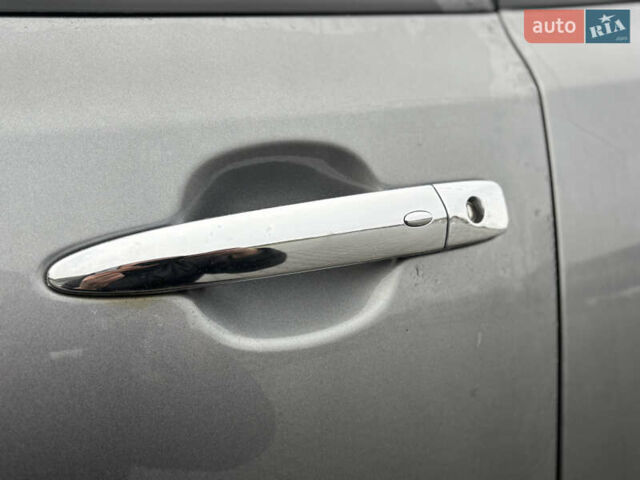 Серый Ниссан Лиф, объемом двигателя 0 л и пробегом 125 тыс. км за 6750 $, фото 14 на Automoto.ua