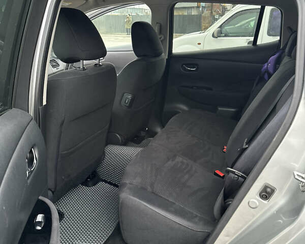 Серый Ниссан Лиф, объемом двигателя 0 л и пробегом 92 тыс. км за 8100 $, фото 14 на Automoto.ua