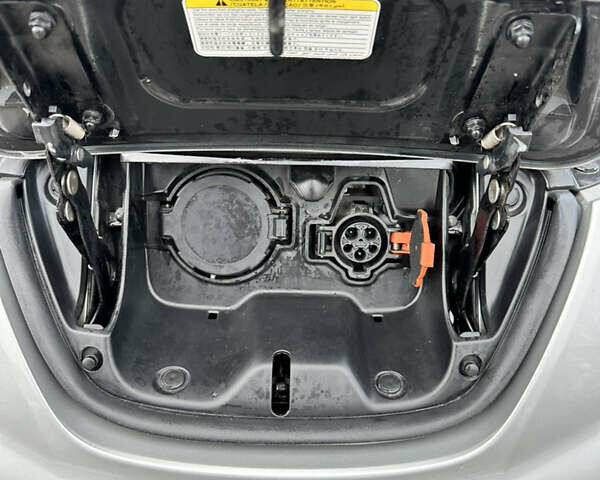 Серый Ниссан Лиф, объемом двигателя 0 л и пробегом 92 тыс. км за 8100 $, фото 27 на Automoto.ua