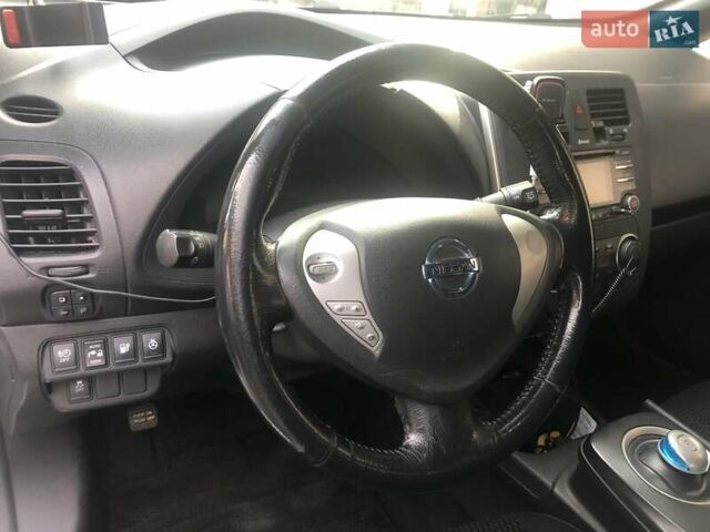 Серый Ниссан Лиф, объемом двигателя 0 л и пробегом 168 тыс. км за 10508 $, фото 13 на Automoto.ua