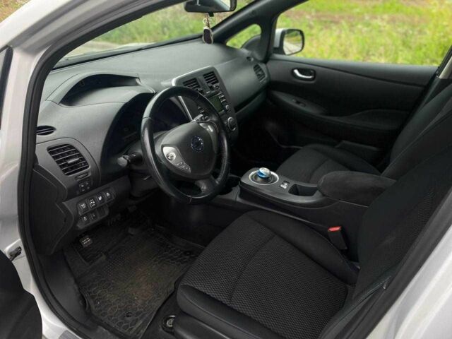 Сірий Ніссан Ліф, об'ємом двигуна 0 л та пробігом 75 тис. км за 5000 $, фото 9 на Automoto.ua