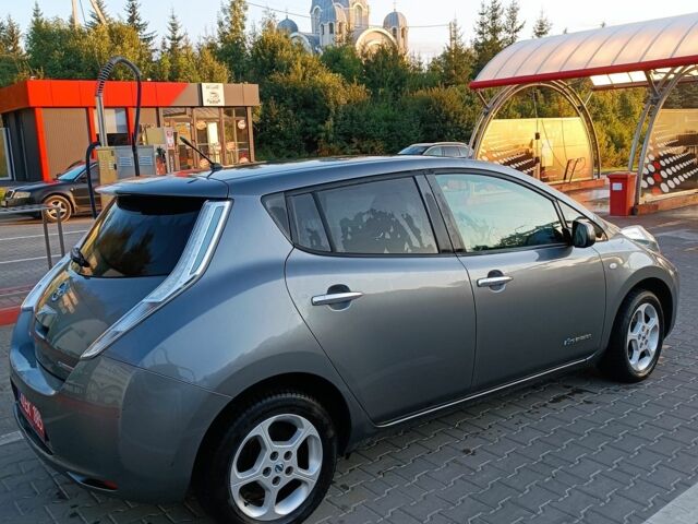 Сірий Ніссан Ліф, об'ємом двигуна 0 л та пробігом 135 тис. км за 5900 $, фото 4 на Automoto.ua
