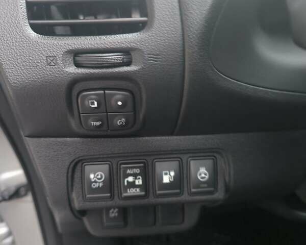 Серый Ниссан Лиф, объемом двигателя 0 л и пробегом 147 тыс. км за 4800 $, фото 20 на Automoto.ua