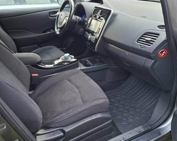 Ніссан Ліф 2013 у Луцьку на Automoto.ua Сірий Ніссан Ліф, об'ємом двигуна 0 л та пробігом 98 тис. км за 6500 $, фото 9 на Automoto.ua