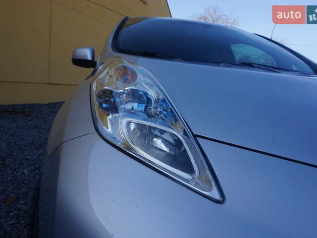 Серый Ниссан Лиф, объемом двигателя 0 л и пробегом 193 тыс. км за 5555 $, фото 20 на Automoto.ua