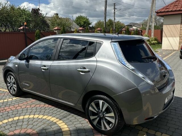 Серый Ниссан Лиф, объемом двигателя 0 л и пробегом 128 тыс. км за 7200 $, фото 3 на Automoto.ua