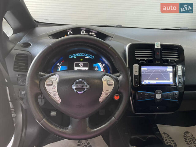 Ниссан Лиф 2013 в Стрые на Automoto.ua Серый Ниссан Лиф, объемом двигателя 0 л и пробегом 118 тыс. км за 6800 $, фото 27 на Automoto.ua