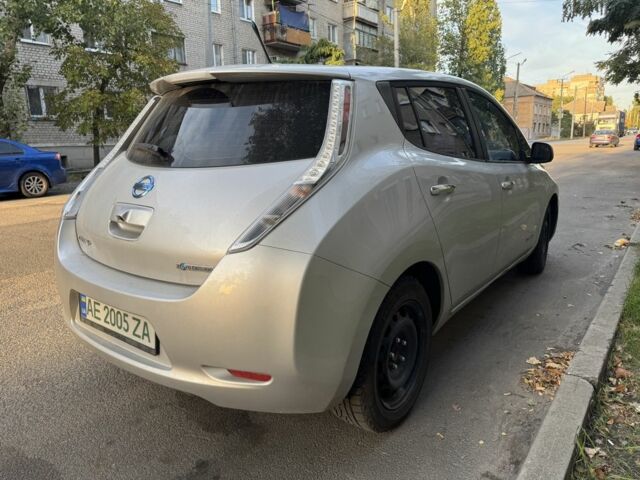 Серый Ниссан Лиф, объемом двигателя 0 л и пробегом 151 тыс. км за 6800 $, фото 5 на Automoto.ua