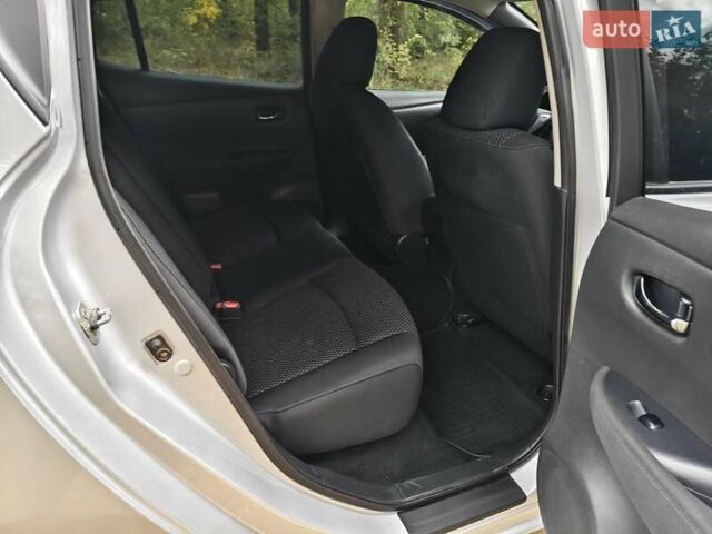Сірий Ніссан Ліф, об'ємом двигуна 0 л та пробігом 157 тис. км за 9300 $, фото 10 на Automoto.ua