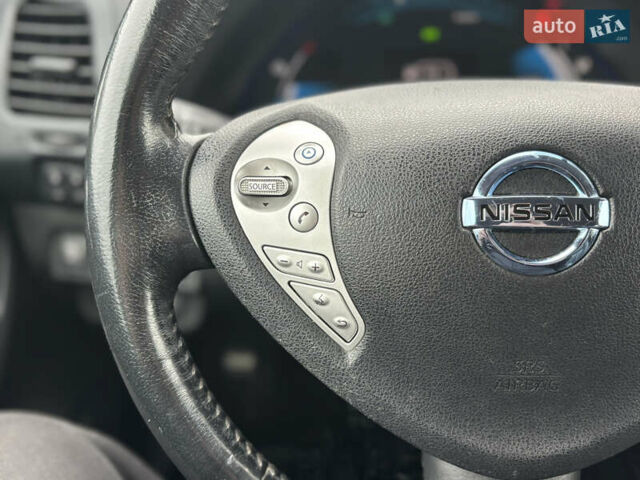 Серый Ниссан Лиф, объемом двигателя 0 л и пробегом 125 тыс. км за 6750 $, фото 40 на Automoto.ua