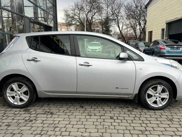 Сірий Ніссан Ліф, об'ємом двигуна 0 л та пробігом 100 тис. км за 6000 $, фото 7 на Automoto.ua