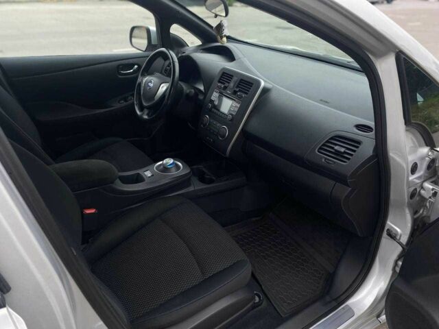 Сірий Ніссан Ліф, об'ємом двигуна 0 л та пробігом 75 тис. км за 5000 $, фото 13 на Automoto.ua