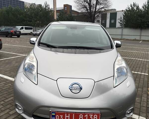 Серый Ниссан Лиф, объемом двигателя 0 л и пробегом 124 тыс. км за 6500 $, фото 15 на Automoto.ua