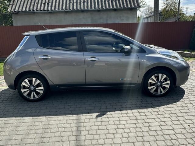 Серый Ниссан Лиф, объемом двигателя 0 л и пробегом 128 тыс. км за 7200 $, фото 5 на Automoto.ua